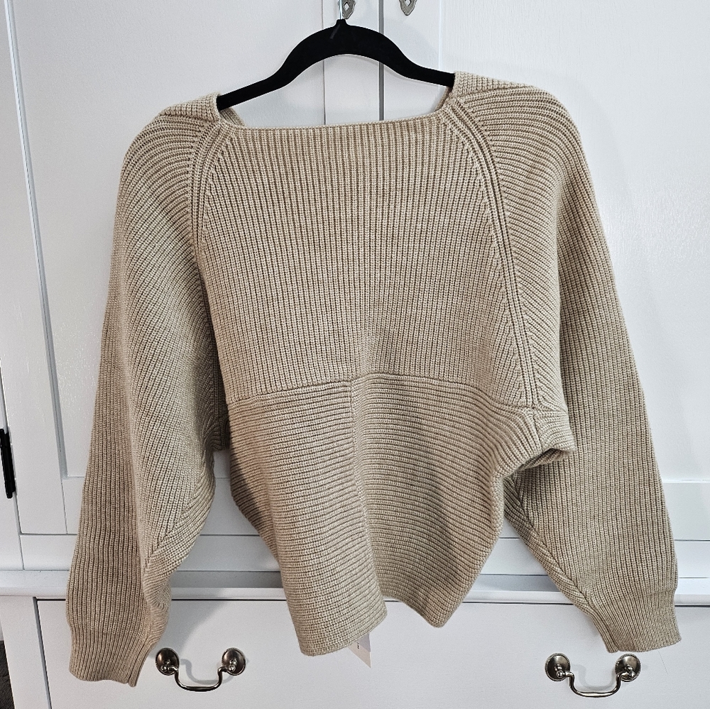 Gorgeous Commense Crossover Sweater - Picture 2 of 2